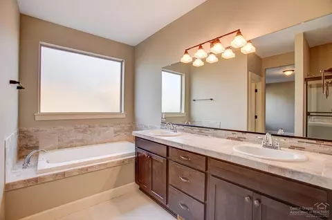 20843 Bobwhite Ct, Bend, OR 97701 photo 10