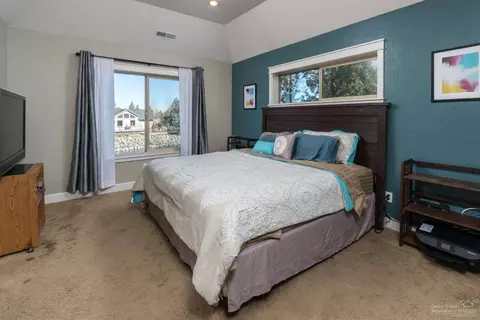 63189 Brookstone Ln, Bend, OR 97701 photo 7