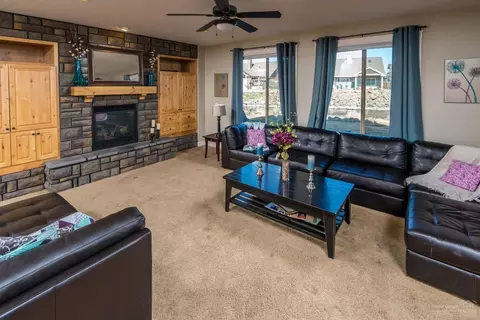 63189 Brookstone Ln, Bend, OR 97701 photo 2