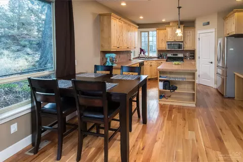 63189 Brookstone Ln, Bend, OR 97701 photo 3