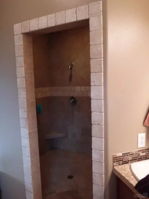 19619 Apache Rd, Bend, OR 97702 photo 14
