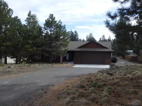 19619 Apache Rd, Bend, OR 97702 photo 1