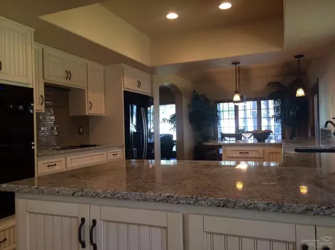 60757 Willow Creek Loop, Bend, OR 97702 photo 14