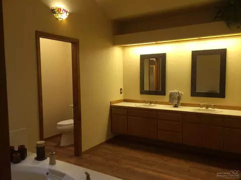 60757 Willow Creek Loop, Bend, OR 97702 photo 15