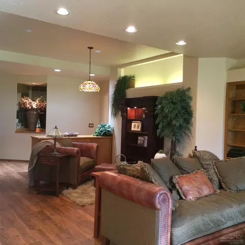 60757 Willow Creek Loop, Bend, OR 97702 photo 8
