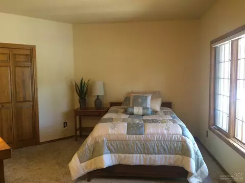 60757 Willow Creek Loop, Bend, OR 97702 photo 11