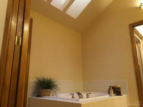 60757 Willow Creek Loop, Bend, OR 97702 photo 16