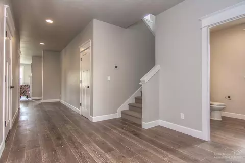 19537 Sager Loop, Bend, OR 97702 photo 4