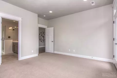 19537 Sager Loop, Bend, OR 97702 photo 11