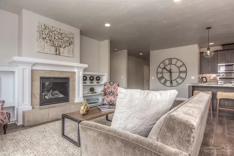 19537 Sager Loop, Bend, OR 97702 photo 8