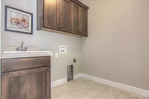 19537 Sager Loop, Bend, OR 97702 photo 5