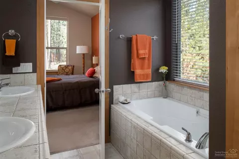 55645 Swan Rd, Bend, OR 97707 photo 9