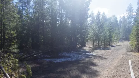 52682 Ammon Rd, La Pine, OR 97739 photo 2