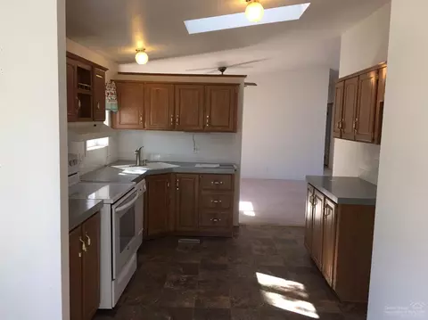 21300 Gift Rd, Bend, OR 97703 photo 11