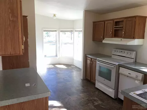 21300 Gift Rd, Bend, OR 97703 photo 12