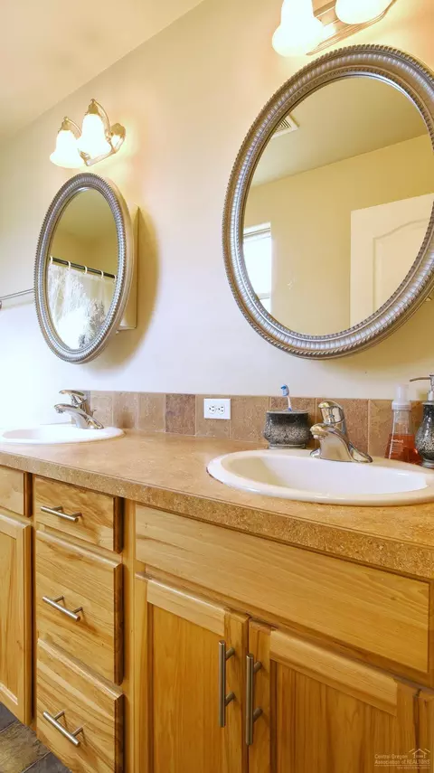 62067 Wolcott Pl, Bend, OR 97701 photo 10