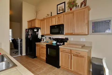 62067 Wolcott Pl, Bend, OR 97701 photo 5