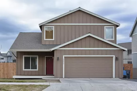 62067 Wolcott Pl, Bend, OR 97701 photo 2