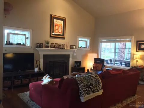 19557 Brookside Way, Bend, OR 97702 photo 3
