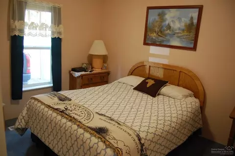 55848 Black Duck Rd, Bend, OR 97707 photo 9