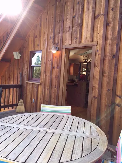 67360 Harrington Loop, Bend, OR 97703 photo 17