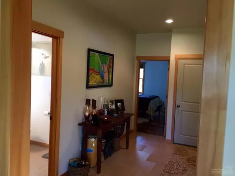 67360 Harrington Loop, Bend, OR 97703 photo 9