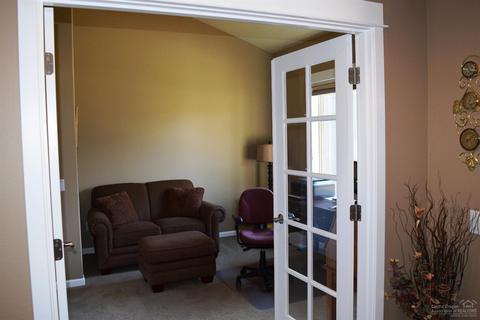 63146 Peale St, Bend, OR 97701 photo 5