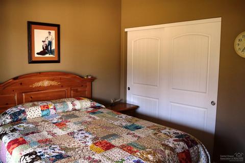 63146 Peale St, Bend, OR 97701 photo 9