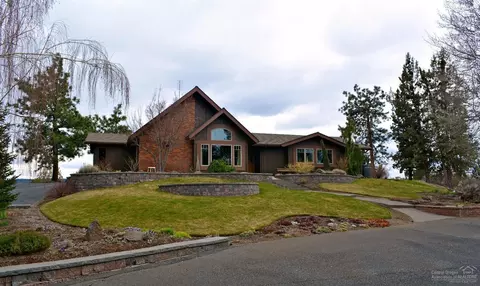 63635 NW Johnson Rd, Bend, OR 97703 photo 2