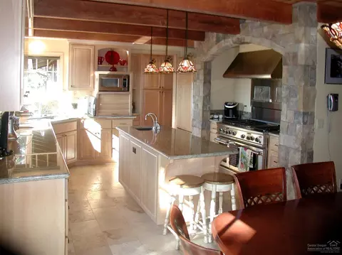63635 NW Johnson Rd, Bend, OR 97703 photo 5