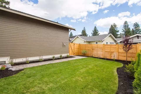 1846 NW Fields St, Bend, OR 97703 photo 24