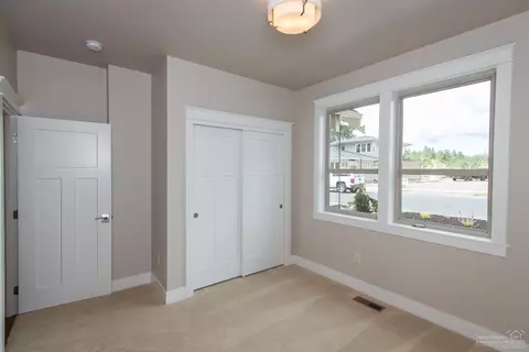 1846 NW Fields St, Bend, OR 97703 photo 17