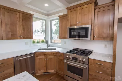 1846 NW Fields St, Bend, OR 97703 photo 6