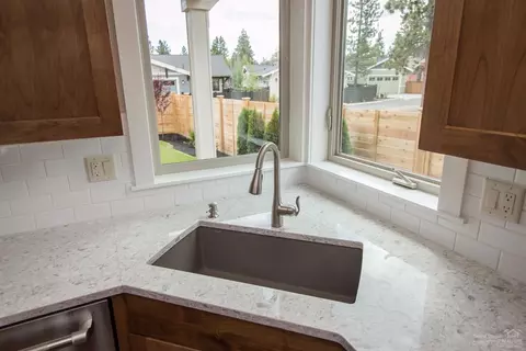 1846 NW Fields St, Bend, OR 97703 photo 7