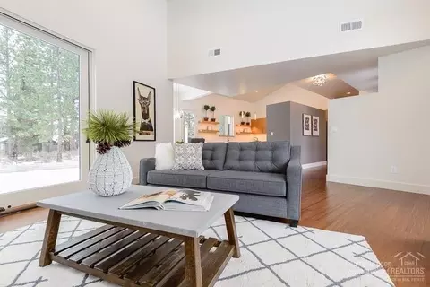 61450 Blurton Ct, Bend, OR 97702 photo 9