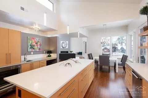 61450 Blurton Ct, Bend, OR 97702 photo 4