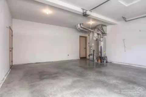 61102 Halley St, Bend, OR 97702 photo 20