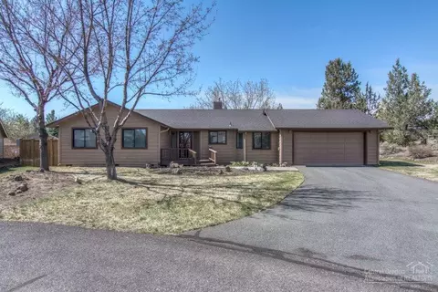 20784 Solstice Ct, Bend, OR 97701 photo 2