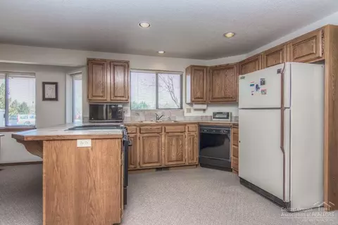 20784 Solstice Ct, Bend, OR 97701 photo 9