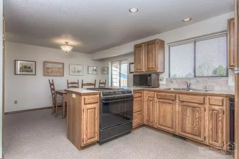 20784 Solstice Ct, Bend, OR 97701 photo 10