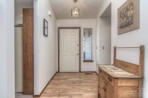 20784 Solstice Ct, Bend, OR 97701 photo 3