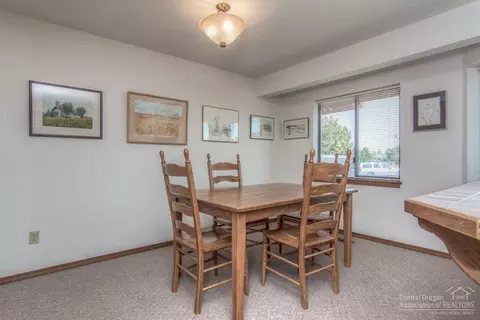 20784 Solstice Ct, Bend, OR 97701 photo 12