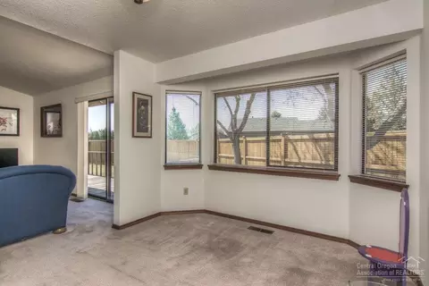 20784 Solstice Ct, Bend, OR 97701 photo 8