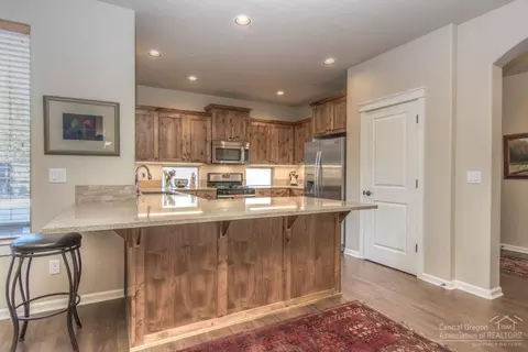 60363 Hedgewood Ln, Bend, OR 97702 photo 5
