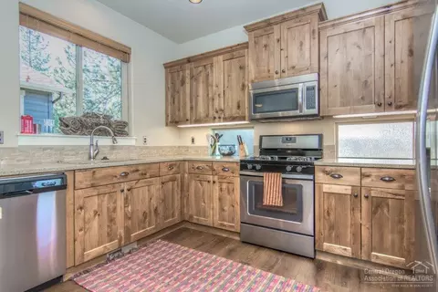 60363 Hedgewood Ln, Bend, OR 97702 photo 6