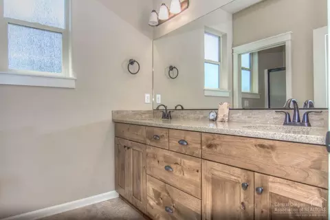 60363 Hedgewood Ln, Bend, OR 97702 photo 18