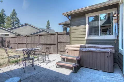 60363 Hedgewood Ln, Bend, OR 97702 photo 23