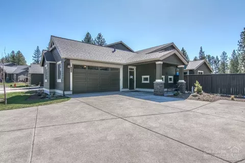 60363 Hedgewood Ln, Bend, OR 97702 photo 1