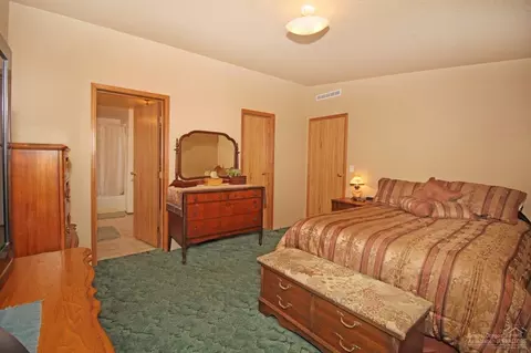 15854 Twin Dr, La Pine, OR 97739 photo 11