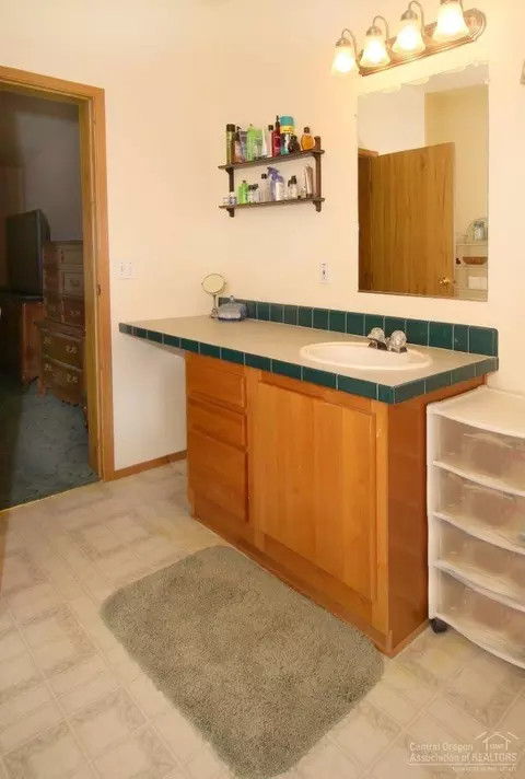 15854 Twin Dr, La Pine, OR 97739 photo 12